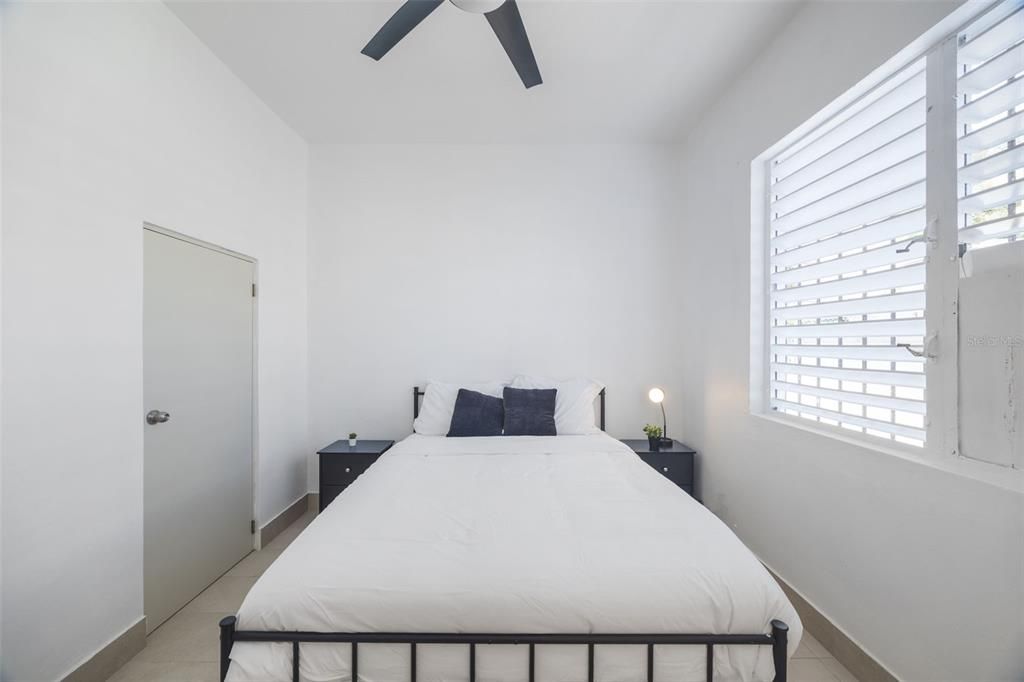 В аренду: $2,250 (3 спален, 1 ванн, 1100 Квадратных фут)