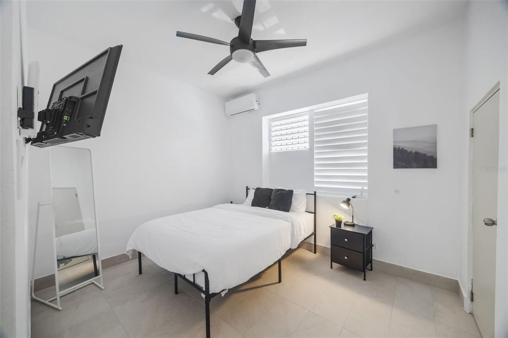 В аренду: $2,250 (3 спален, 1 ванн, 1100 Квадратных фут)