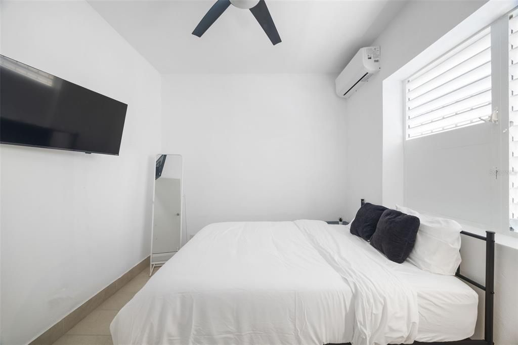 В аренду: $2,250 (3 спален, 1 ванн, 1100 Квадратных фут)