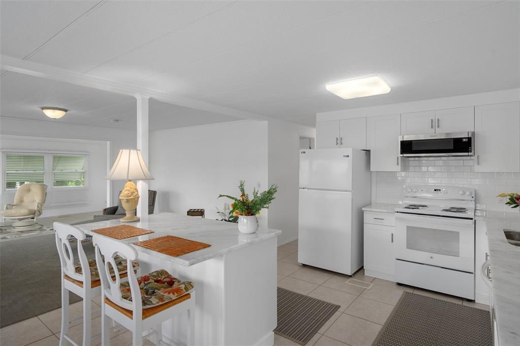 待售: $274,000 (2 贝兹, 2 浴室, 1334 平方英尺)