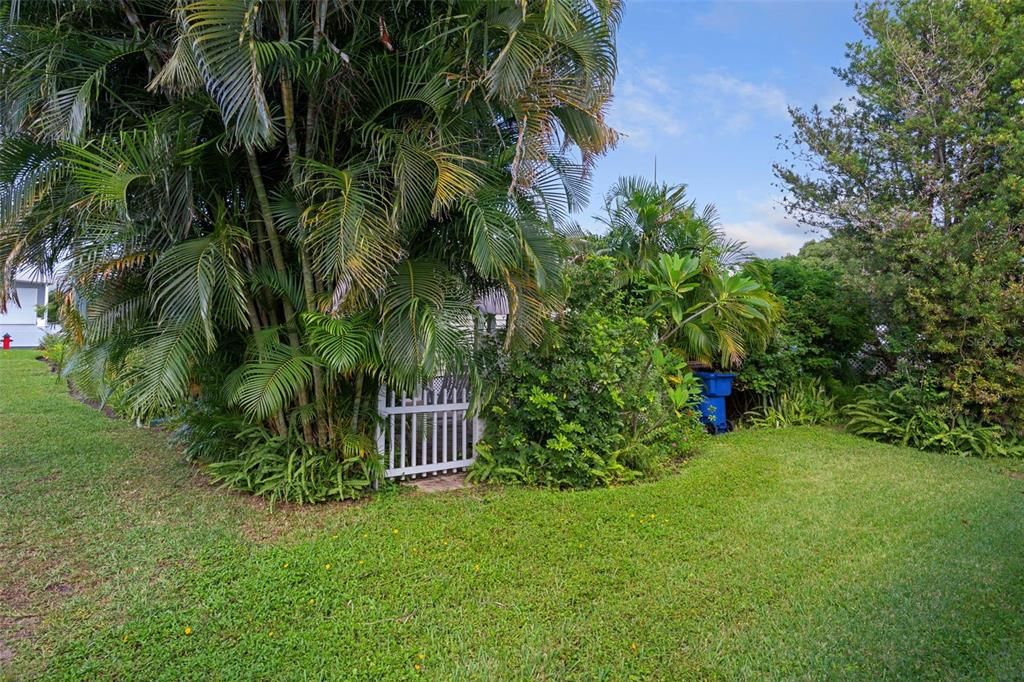 待售: $274,000 (2 贝兹, 2 浴室, 1334 平方英尺)