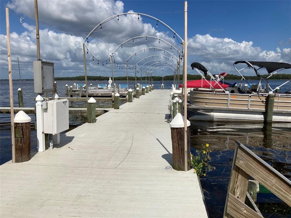 待售: $274,000 (2 贝兹, 2 浴室, 1334 平方英尺)