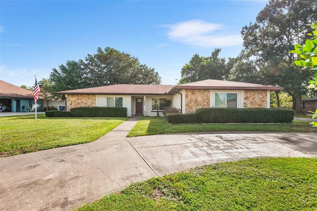 Active With Contract: $369,900 (3 beds, 3 baths, 2013 Square Feet)