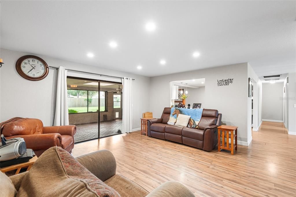 Active With Contract: $369,900 (3 beds, 3 baths, 2013 Square Feet)