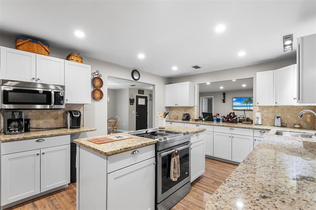 Active With Contract: $369,900 (3 beds, 3 baths, 2013 Square Feet)