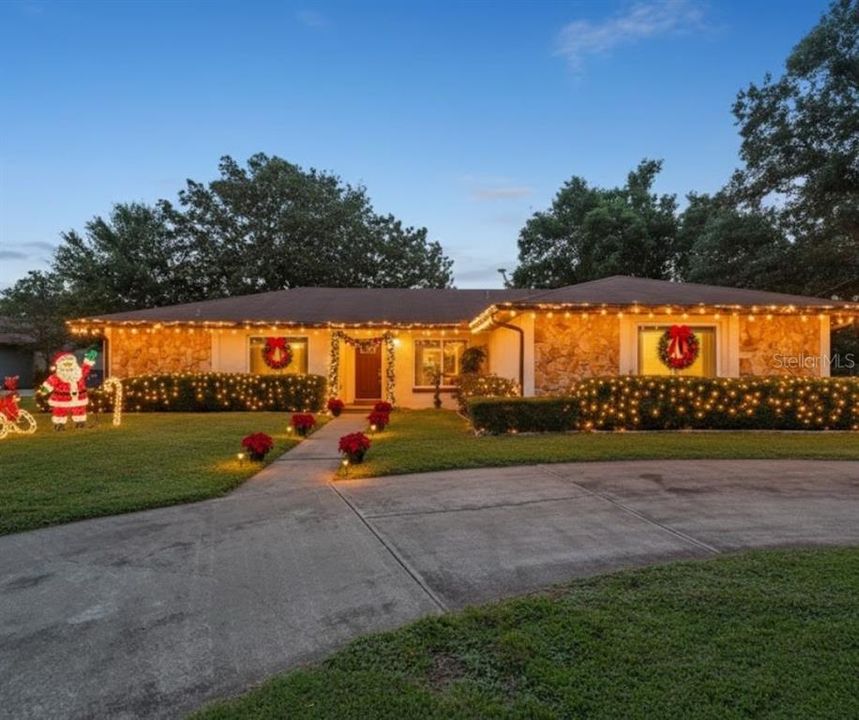 Active With Contract: $369,900 (3 beds, 3 baths, 2013 Square Feet)