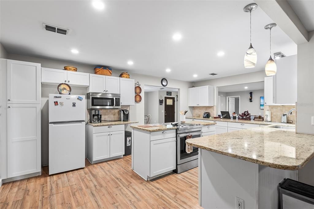 Active With Contract: $369,900 (3 beds, 3 baths, 2013 Square Feet)