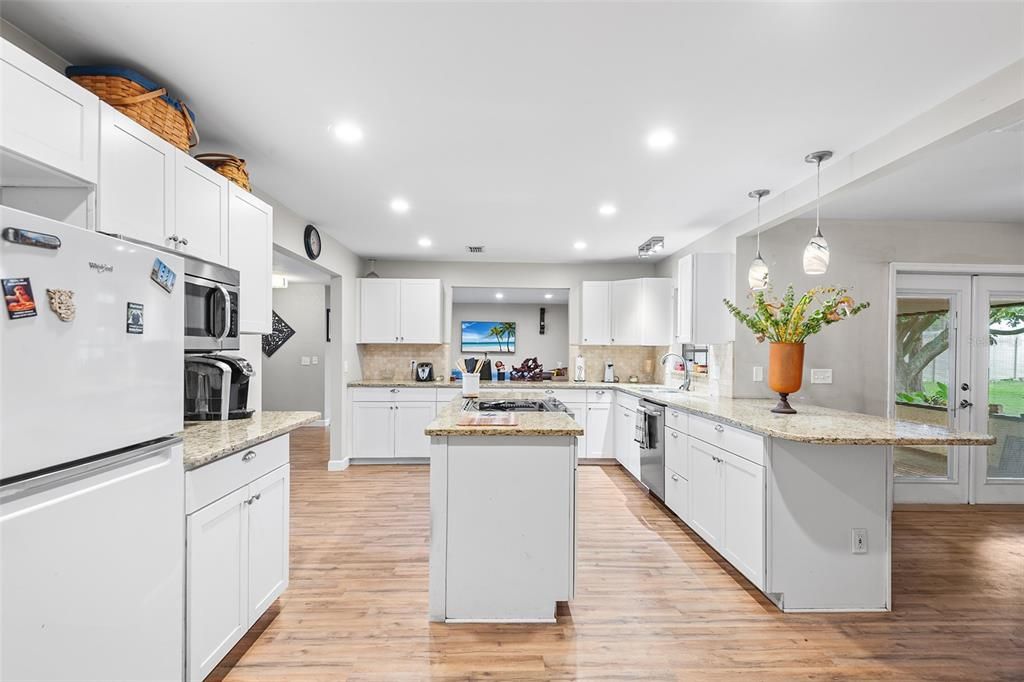 Active With Contract: $369,900 (3 beds, 3 baths, 2013 Square Feet)