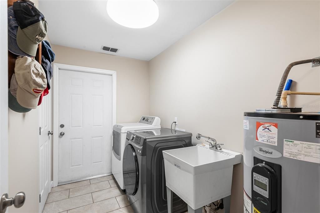 Active With Contract: $369,900 (3 beds, 3 baths, 2013 Square Feet)