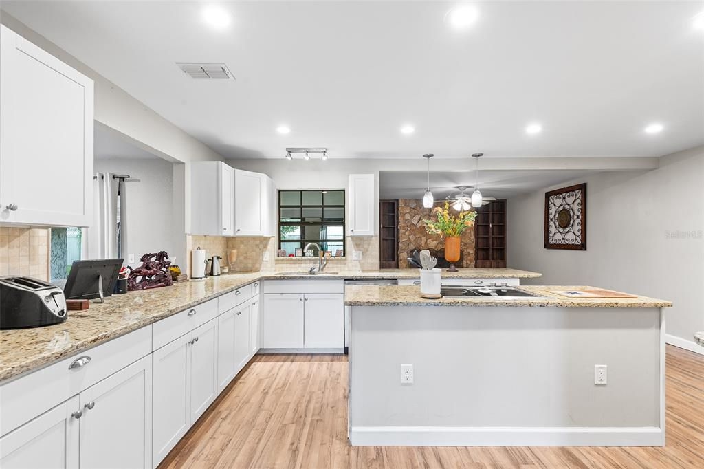 Active With Contract: $369,900 (3 beds, 3 baths, 2013 Square Feet)