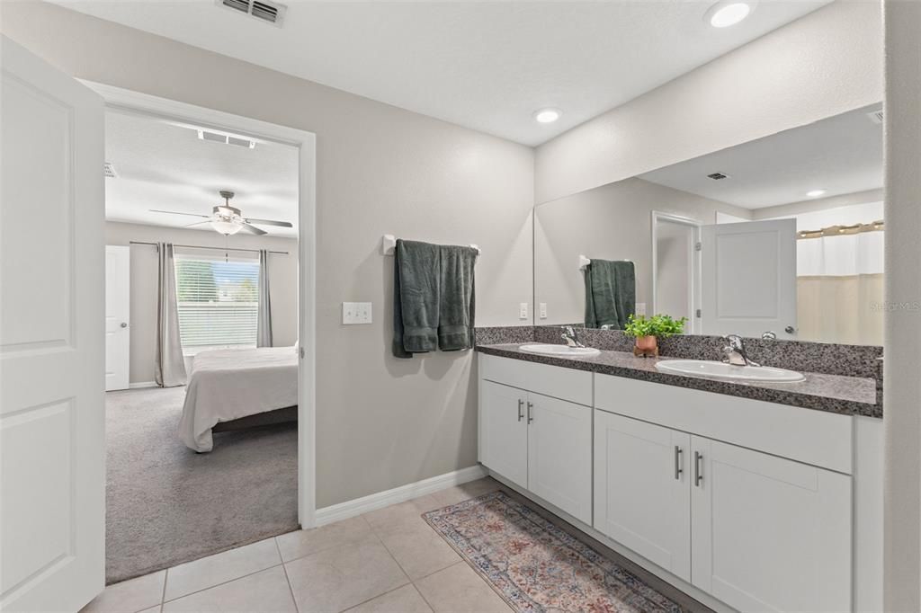 Active With Contract: $368,000 (4 beds, 2 baths, 1935 Square Feet)