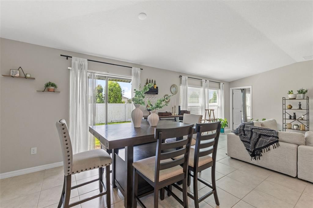 Active With Contract: $368,000 (4 beds, 2 baths, 1935 Square Feet)