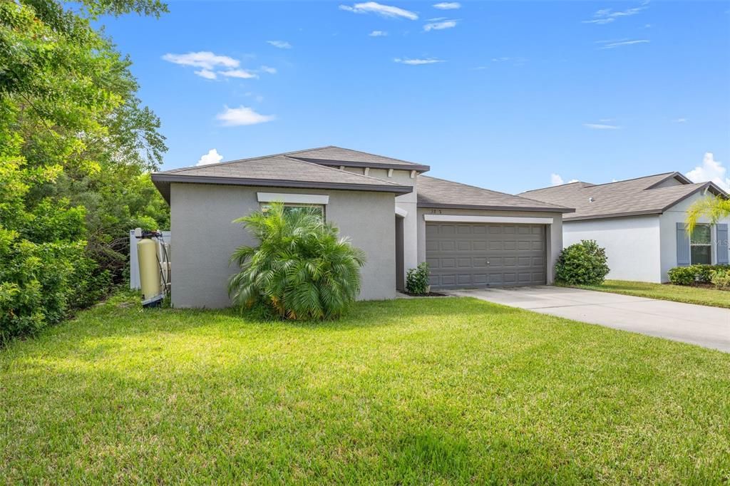 Active With Contract: $368,000 (4 beds, 2 baths, 1935 Square Feet)
