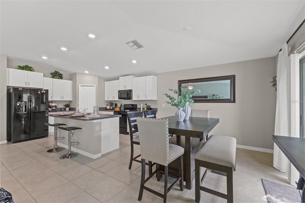 Active With Contract: $368,000 (4 beds, 2 baths, 1935 Square Feet)