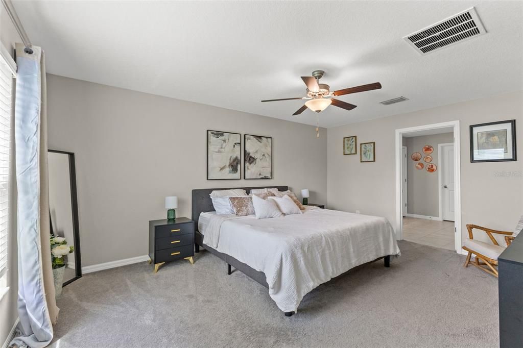 Active With Contract: $368,000 (4 beds, 2 baths, 1935 Square Feet)