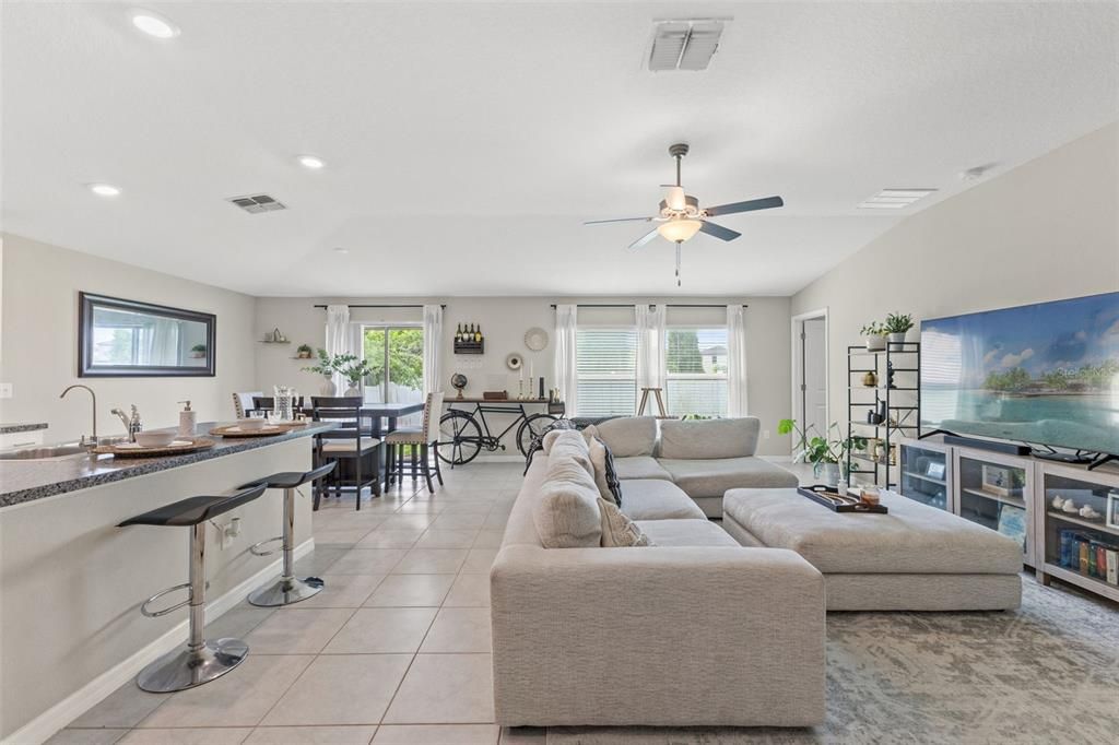 Active With Contract: $368,000 (4 beds, 2 baths, 1935 Square Feet)