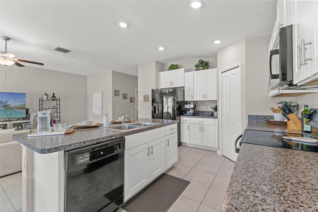 Active With Contract: $368,000 (4 beds, 2 baths, 1935 Square Feet)