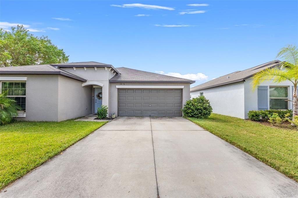 Active With Contract: $368,000 (4 beds, 2 baths, 1935 Square Feet)