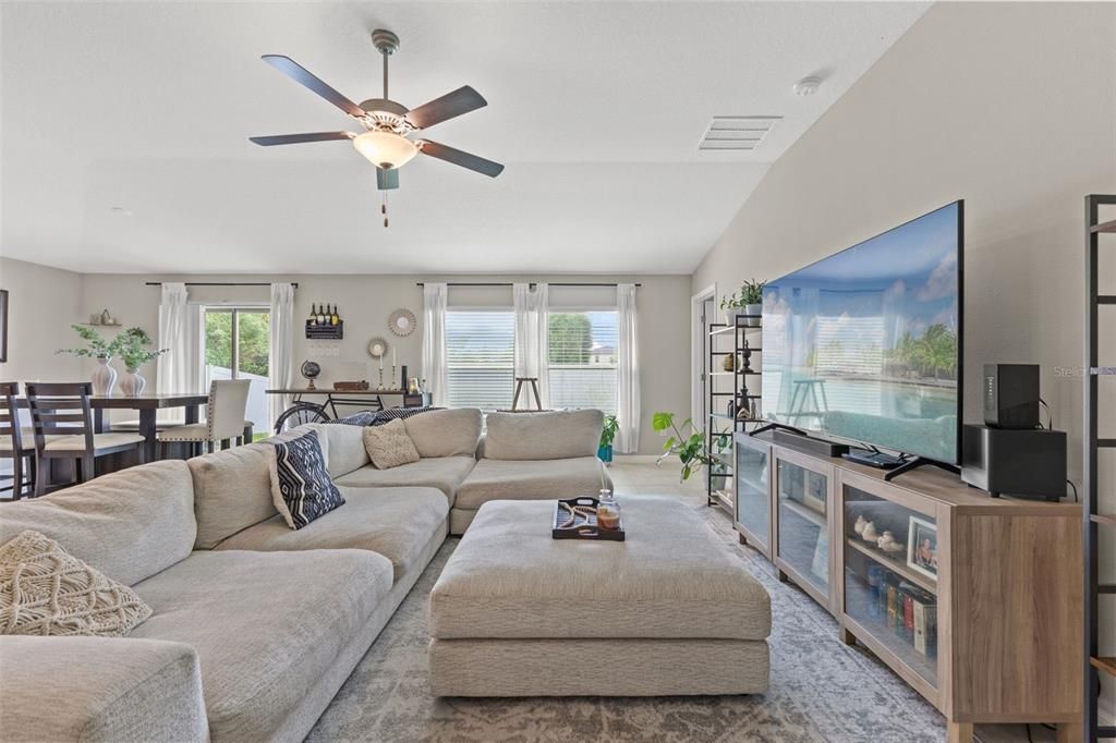 Active With Contract: $368,000 (4 beds, 2 baths, 1935 Square Feet)