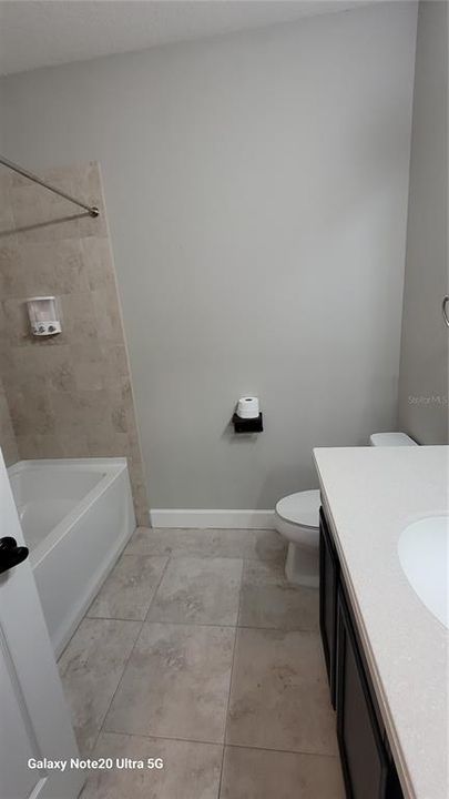 В аренду: $3,300 (4 спален, 3 ванн, 2600 Квадратных фут)