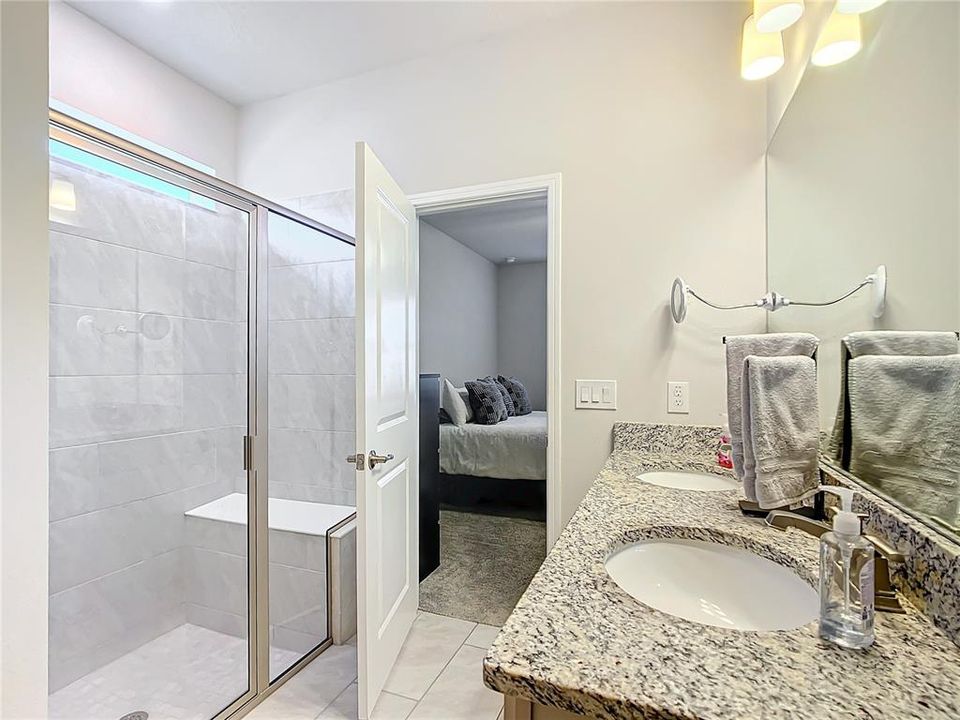 Под контрактом: $359,759 (3 спален, 2 ванн, 1847 Квадратных фут)