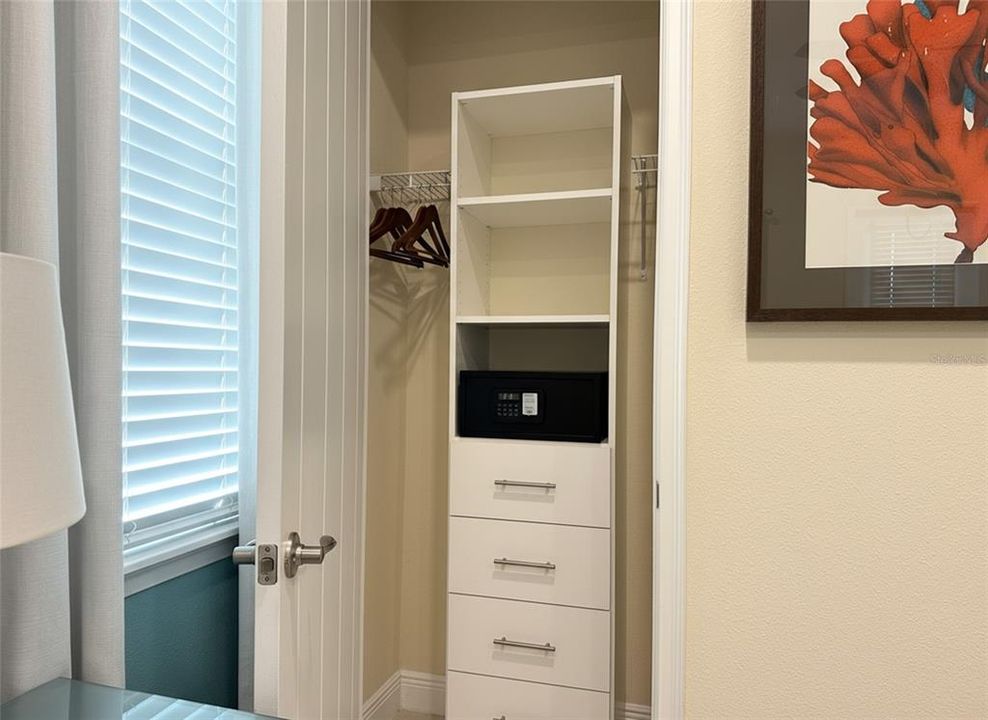 For Rent: $3,300 (2 beds, 2 baths, 1217 Square Feet)