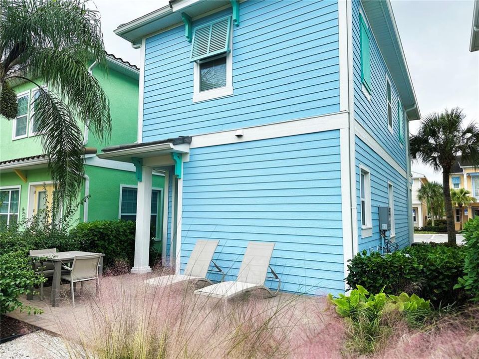 For Rent: $3,300 (2 beds, 2 baths, 1217 Square Feet)