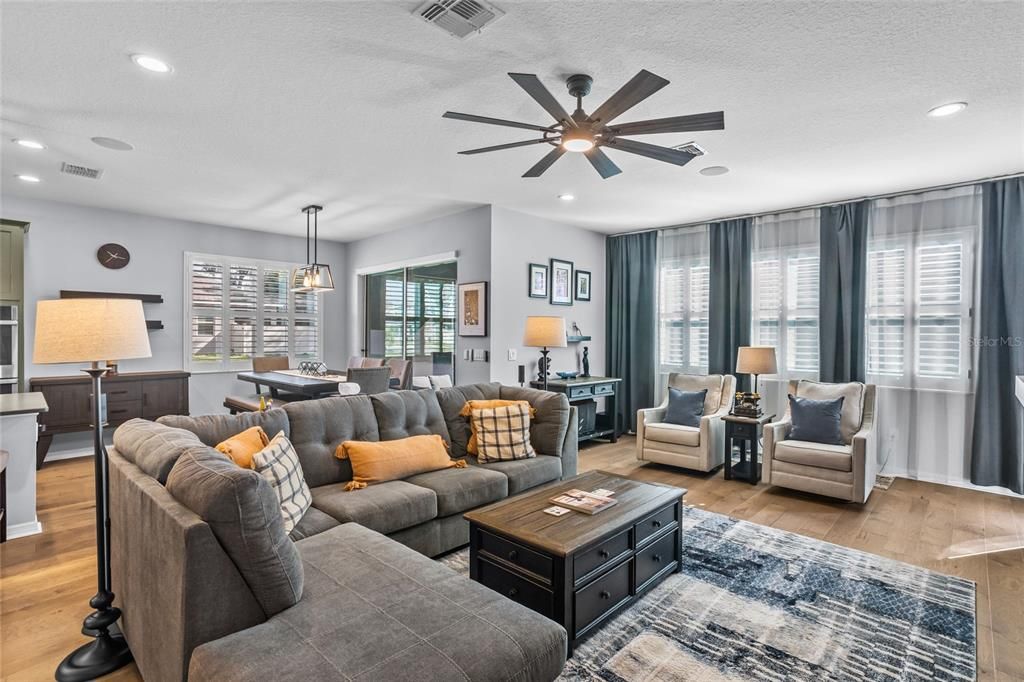 На продажу: $849,999 (5 спален, 4 ванн, 3557 Квадратных фут)