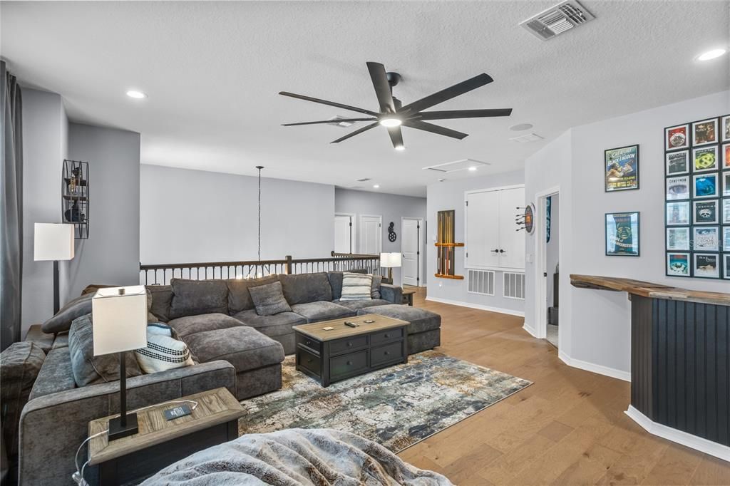 На продажу: $849,999 (5 спален, 4 ванн, 3557 Квадратных фут)