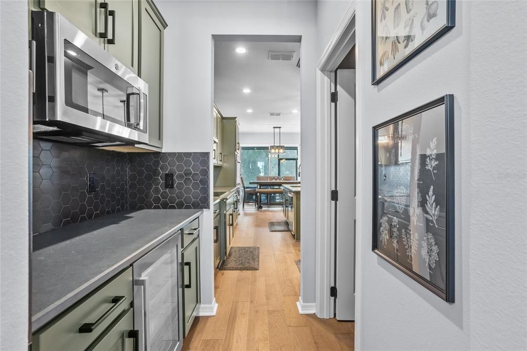 На продажу: $849,999 (5 спален, 4 ванн, 3557 Квадратных фут)