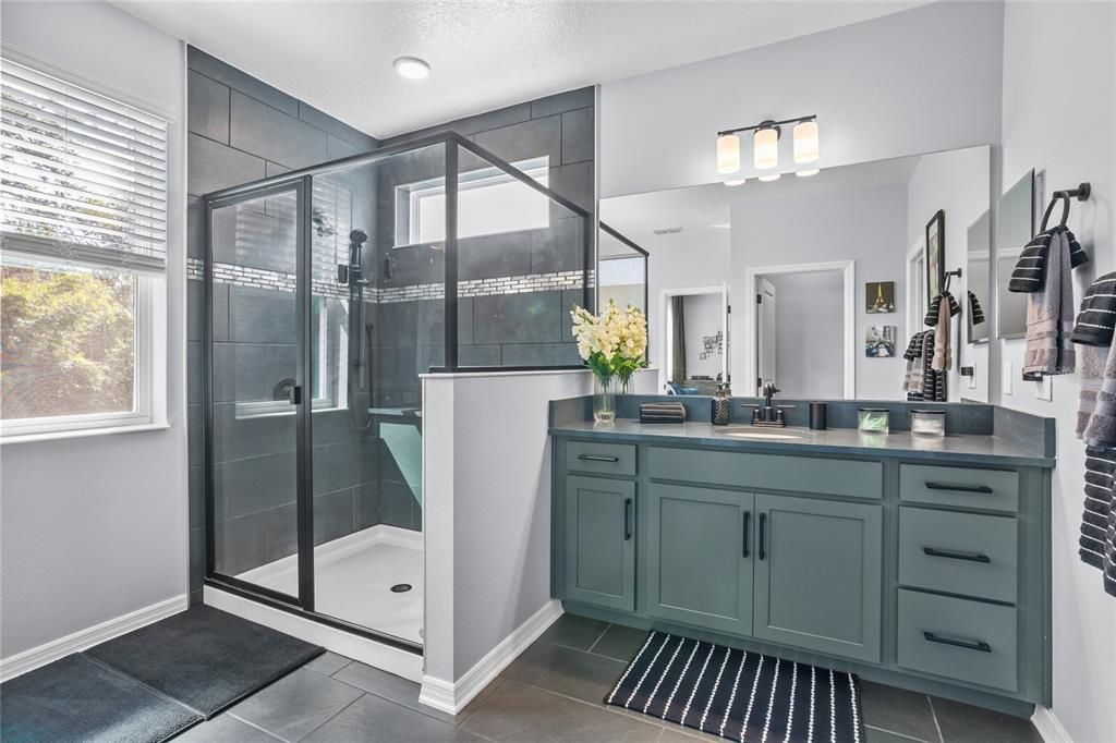 На продажу: $849,999 (5 спален, 4 ванн, 3557 Квадратных фут)