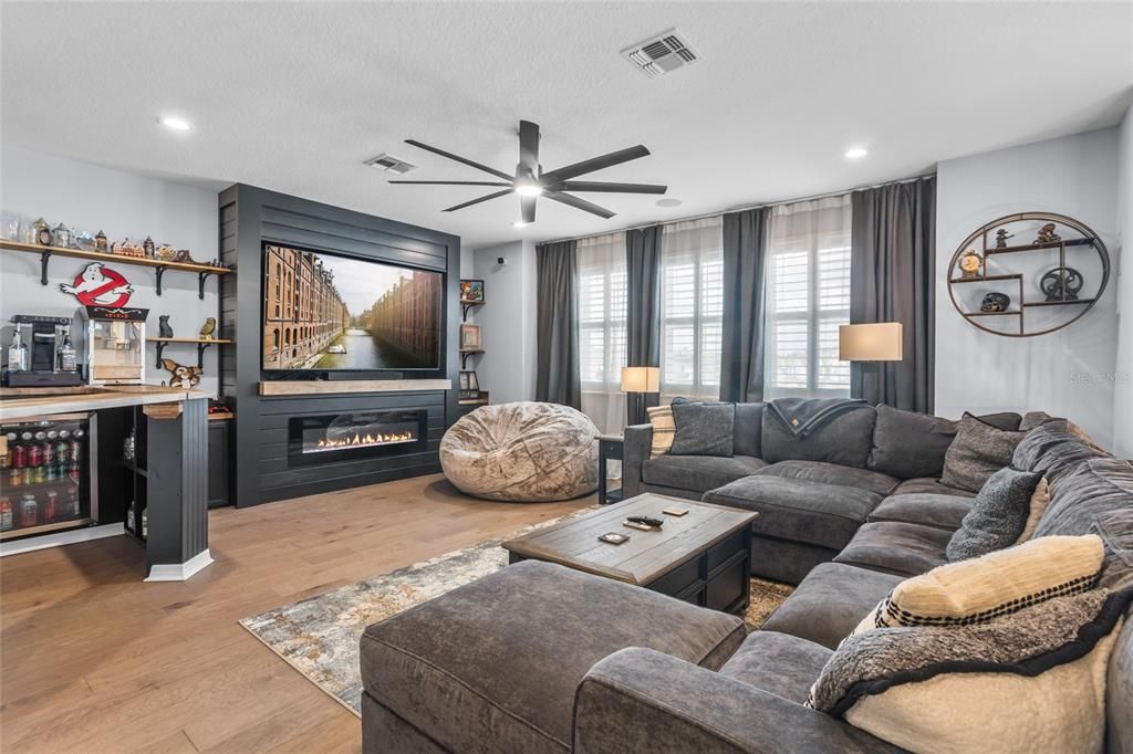 На продажу: $849,999 (5 спален, 4 ванн, 3557 Квадратных фут)