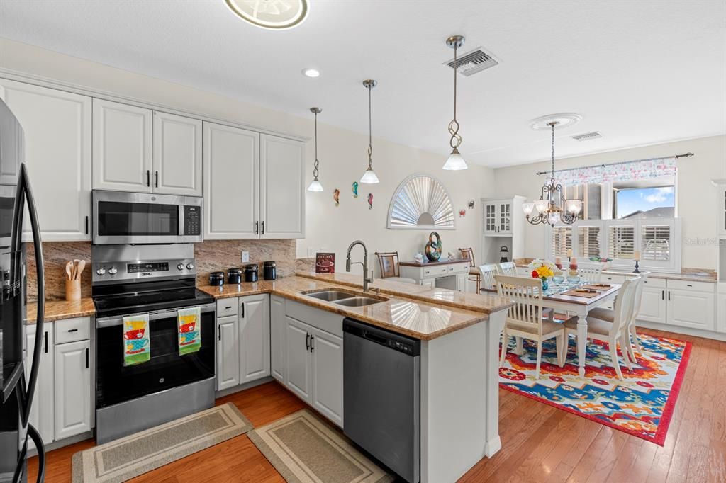 待售: $1,079,000 (4 贝兹, 3 浴室, 2904 平方英尺)