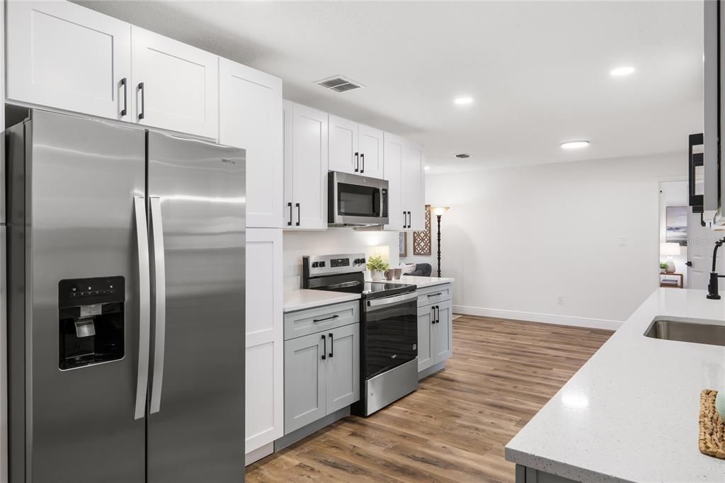 For Sale: $585,000 (3 beds, 2 baths, 1887 Square Feet)