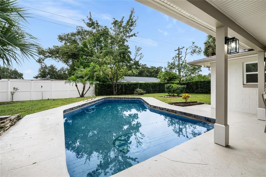 For Sale: $585,000 (3 beds, 2 baths, 1887 Square Feet)