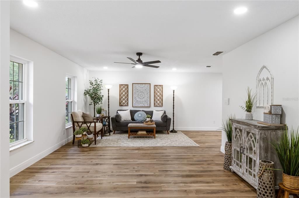 For Sale: $585,000 (3 beds, 2 baths, 1887 Square Feet)