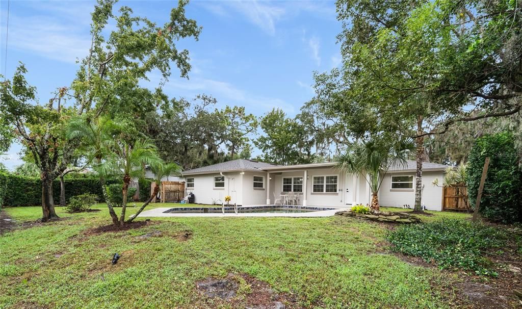 For Sale: $585,000 (3 beds, 2 baths, 1887 Square Feet)