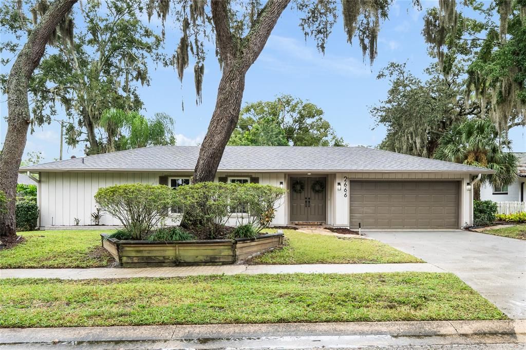For Sale: $585,000 (3 beds, 2 baths, 1887 Square Feet)