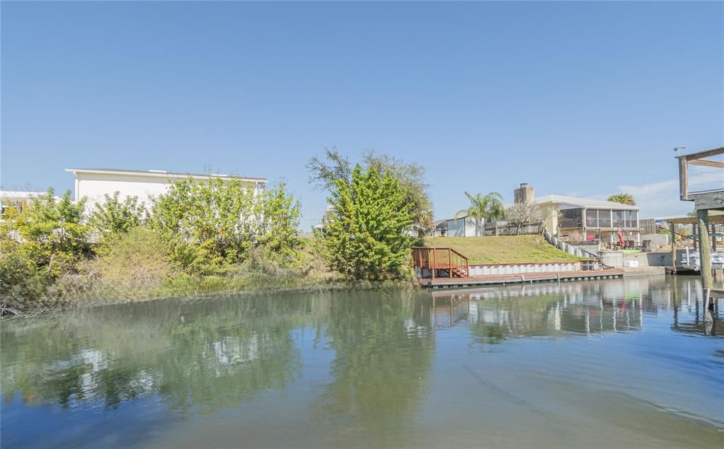 待售: $210,000 (0.21 acres)