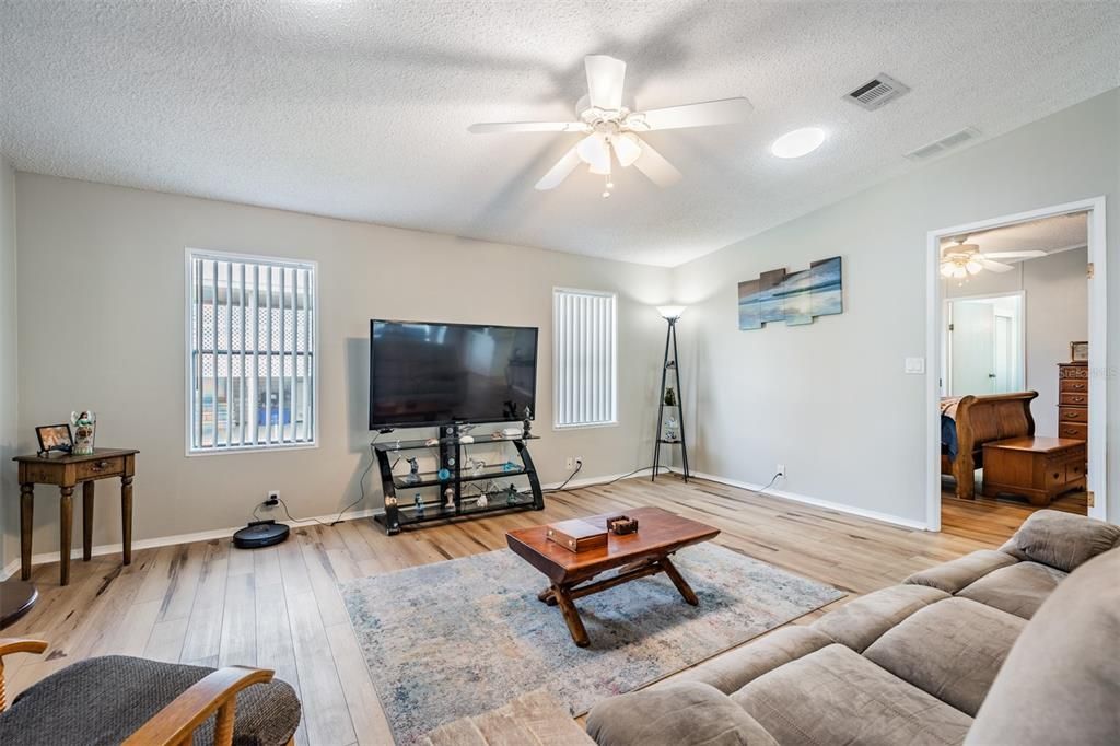 En Venta: $210,000 (3 camas, 2 baños, 1512 Pies cuadrados)