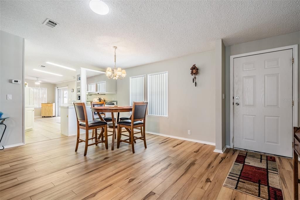 En Venta: $210,000 (3 camas, 2 baños, 1512 Pies cuadrados)