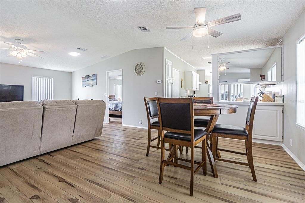 En Venta: $210,000 (3 camas, 2 baños, 1512 Pies cuadrados)