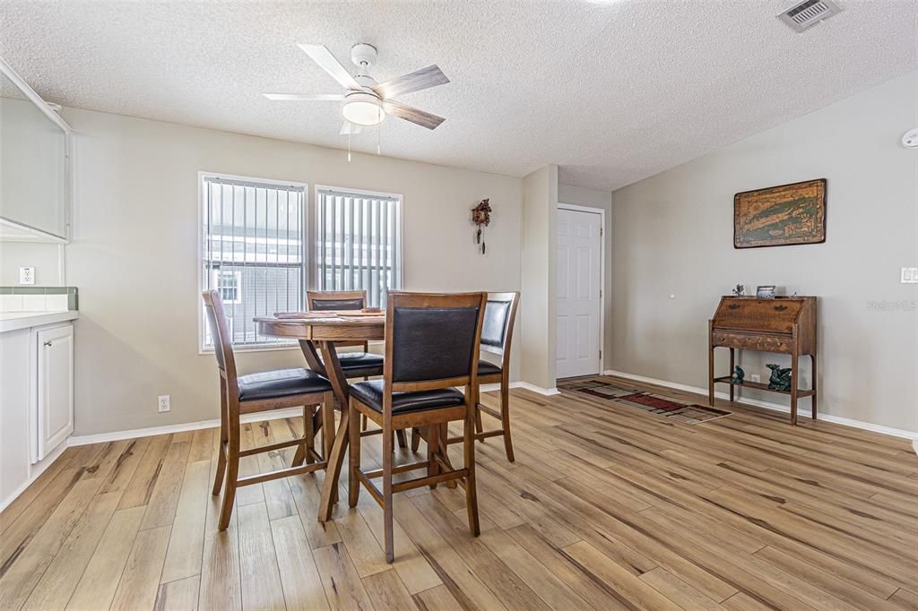 En Venta: $210,000 (3 camas, 2 baños, 1512 Pies cuadrados)