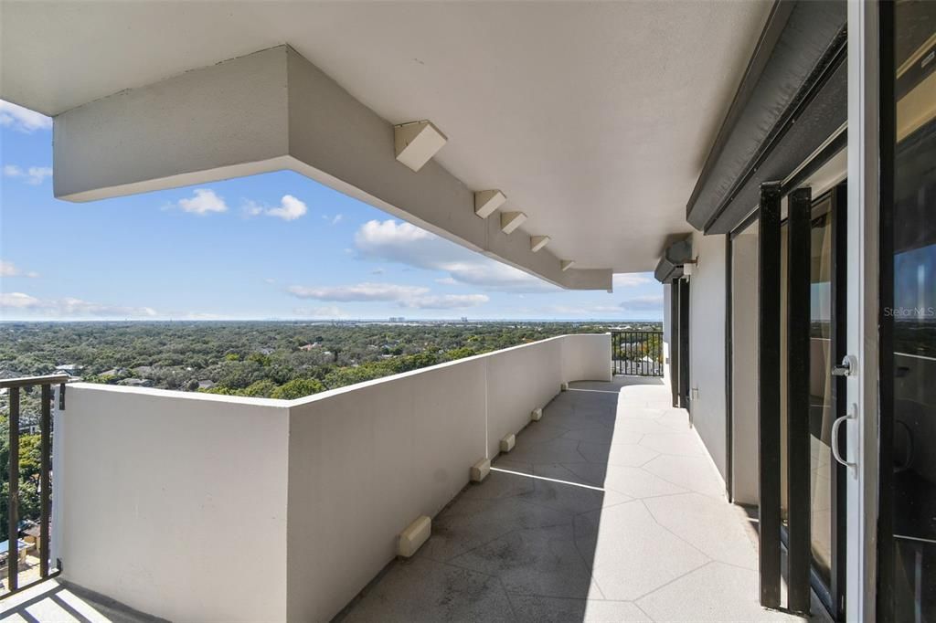 Active With Contract: $4,200 (3 beds, 3 baths, 1664 Square Feet)