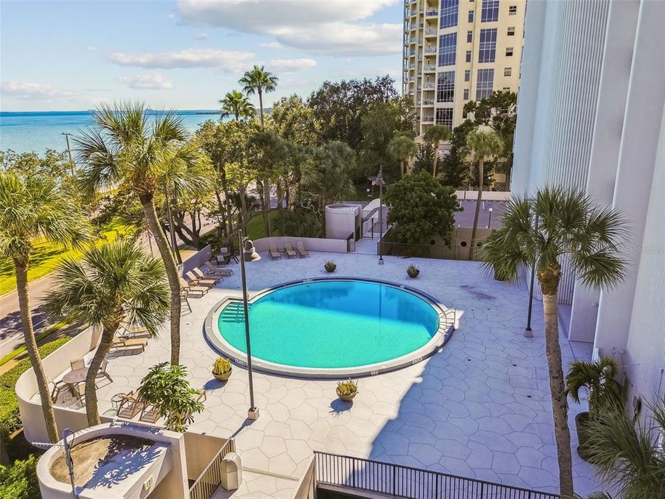 Active With Contract: $4,200 (3 beds, 3 baths, 1664 Square Feet)