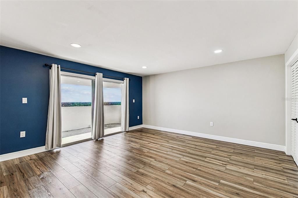 Active With Contract: $4,200 (3 beds, 3 baths, 1664 Square Feet)