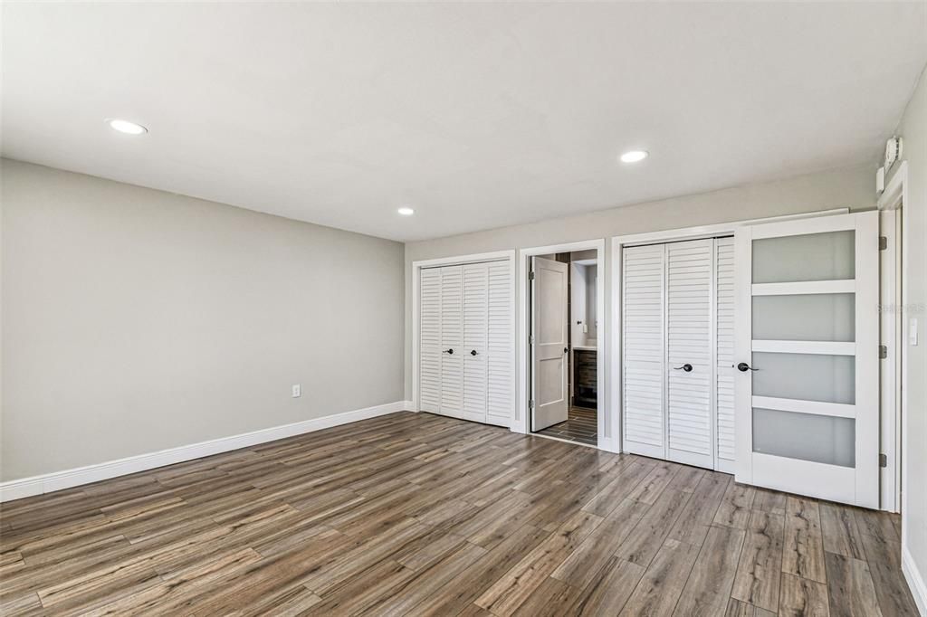 Active With Contract: $4,200 (3 beds, 3 baths, 1664 Square Feet)