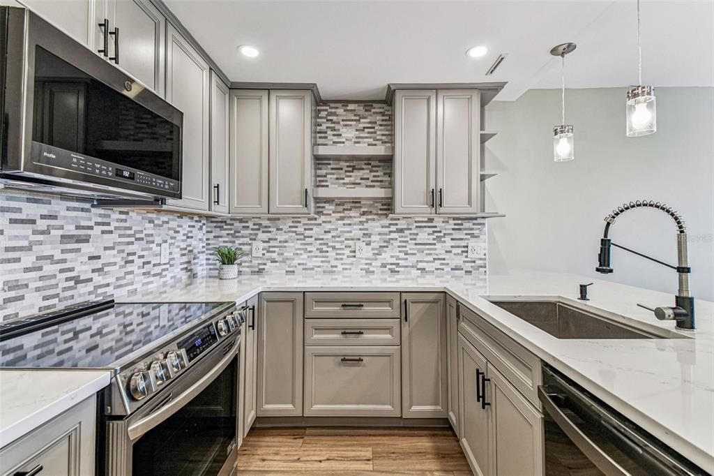 Active With Contract: $4,200 (3 beds, 3 baths, 1664 Square Feet)