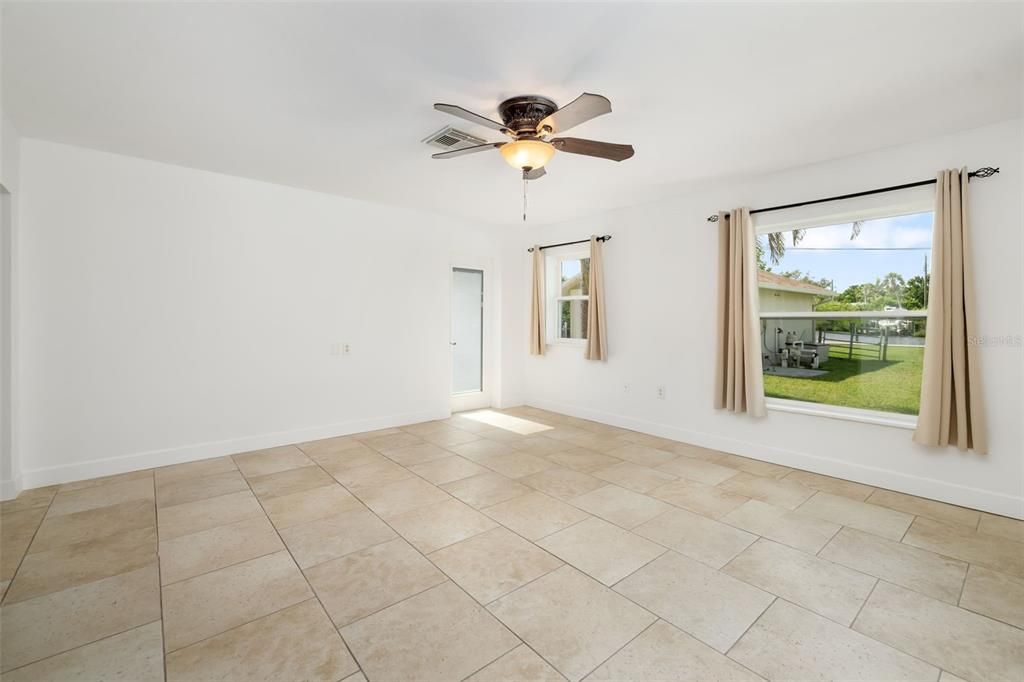 Active With Contract: $598,000 (4 beds, 2 baths, 1919 Square Feet)