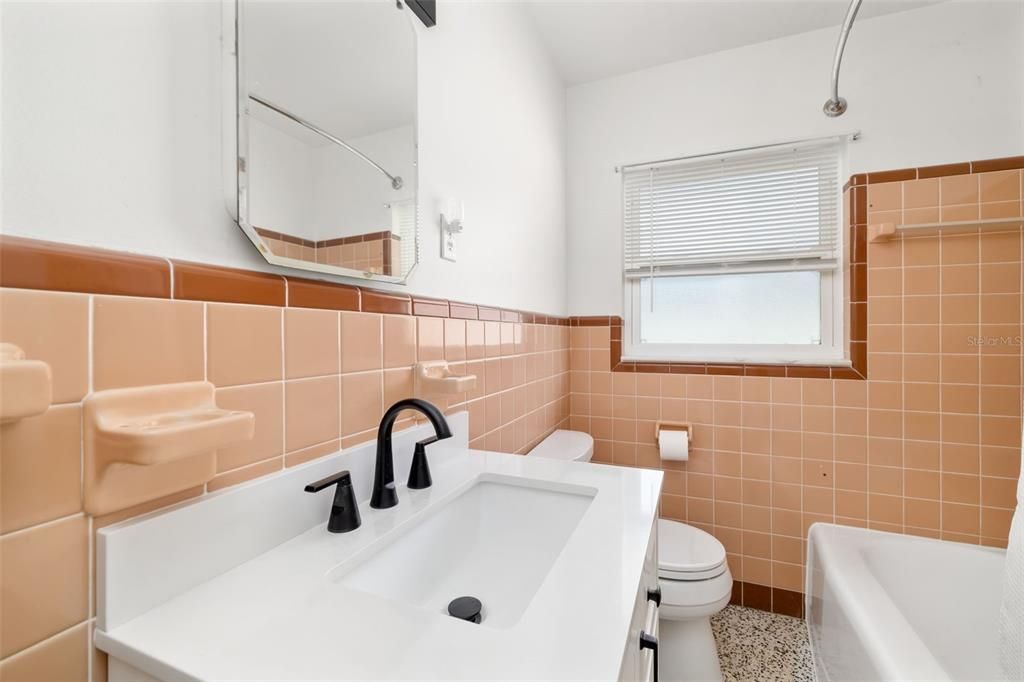 Active With Contract: $598,000 (4 beds, 2 baths, 1919 Square Feet)